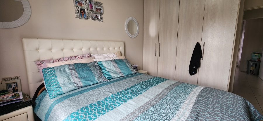 2 Bedroom Property for Sale in Parklands East Western Cape